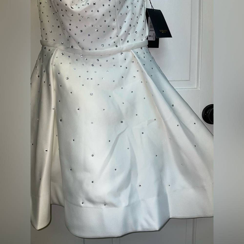 TERANI HOMECOMING 1822H7826 Ivory Size; 6
